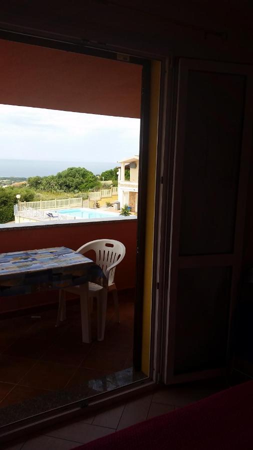 Casa Vacanze "La Caldosa" Badesi Extérieur photo