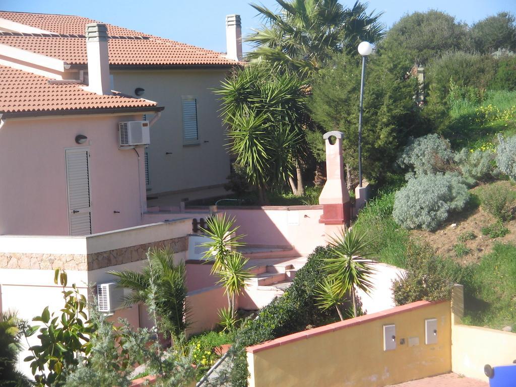 Casa Vacanze "La Caldosa" Badesi Extérieur photo