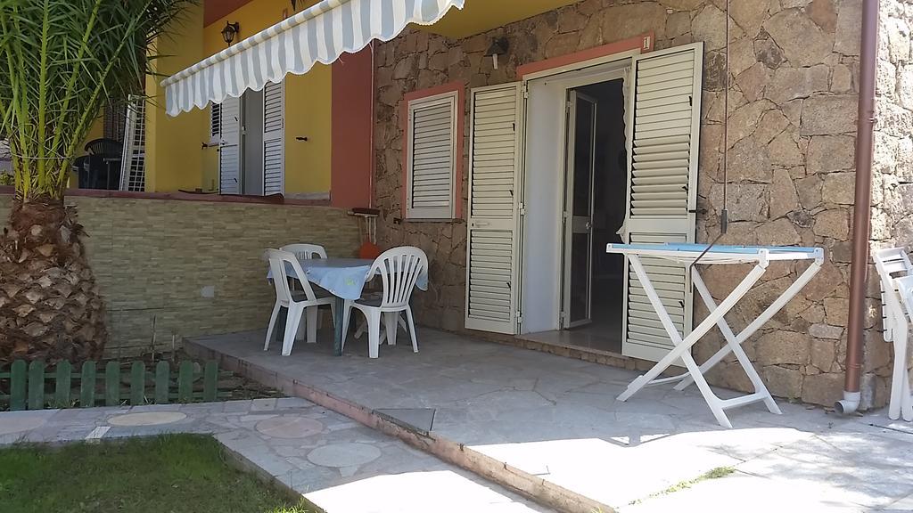 Casa Vacanze "La Caldosa" Badesi Extérieur photo