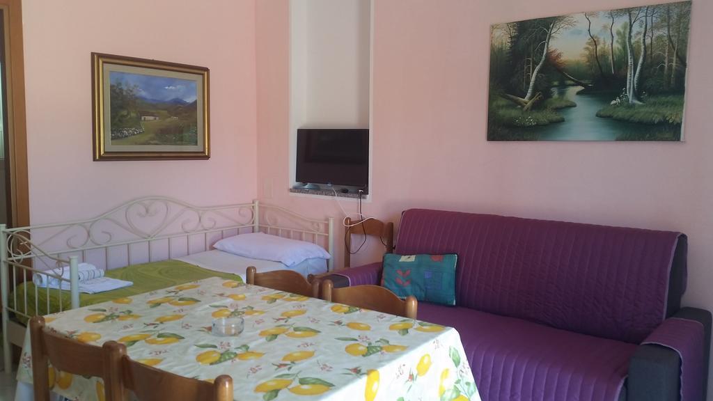 Casa Vacanze "La Caldosa" Badesi Extérieur photo