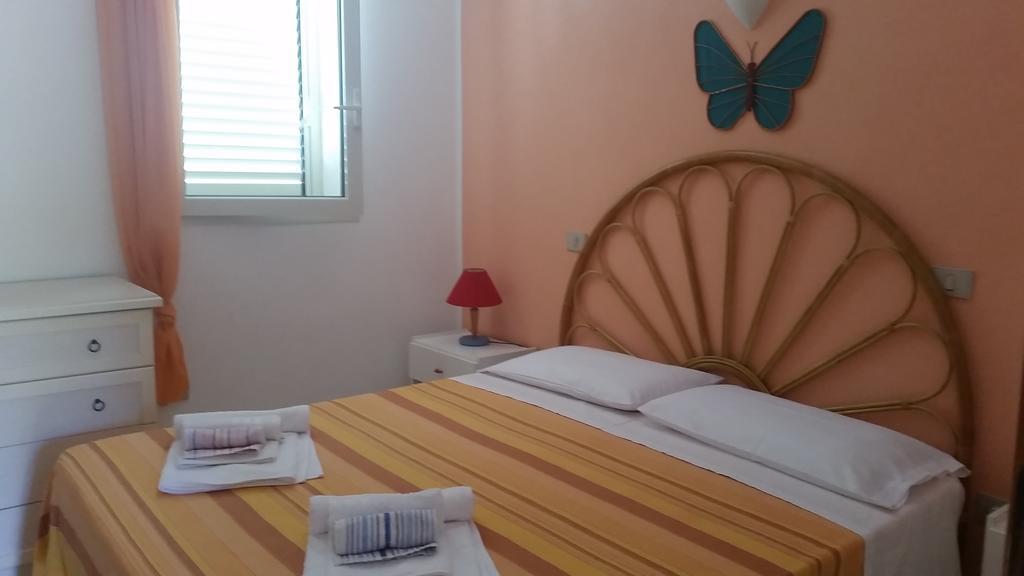 Casa Vacanze "La Caldosa" Badesi Extérieur photo