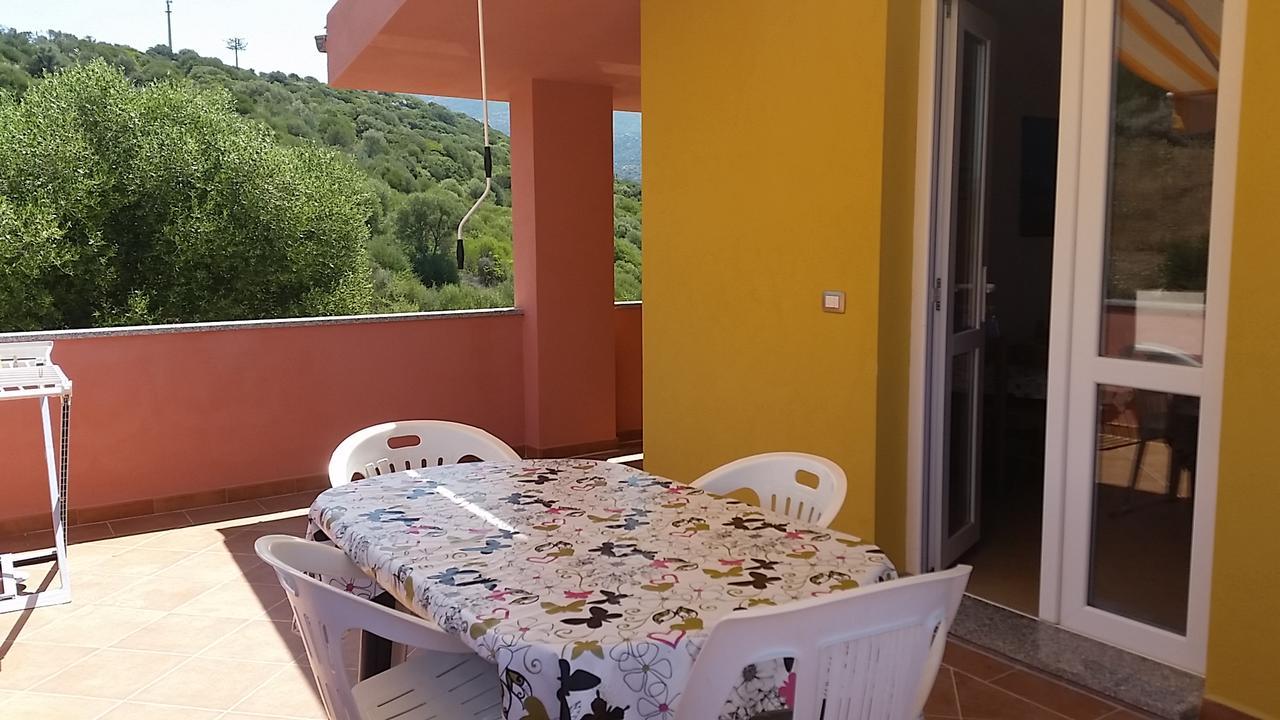 Casa Vacanze "La Caldosa" Badesi Extérieur photo