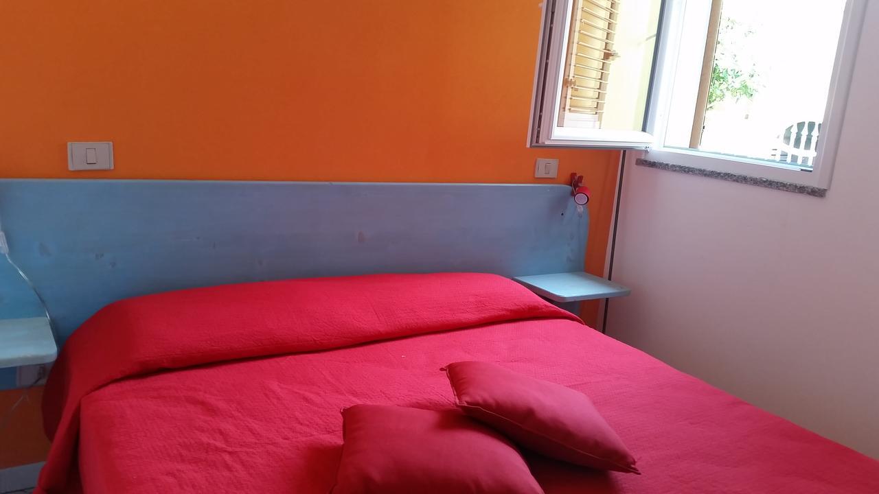 Casa Vacanze "La Caldosa" Badesi Extérieur photo
