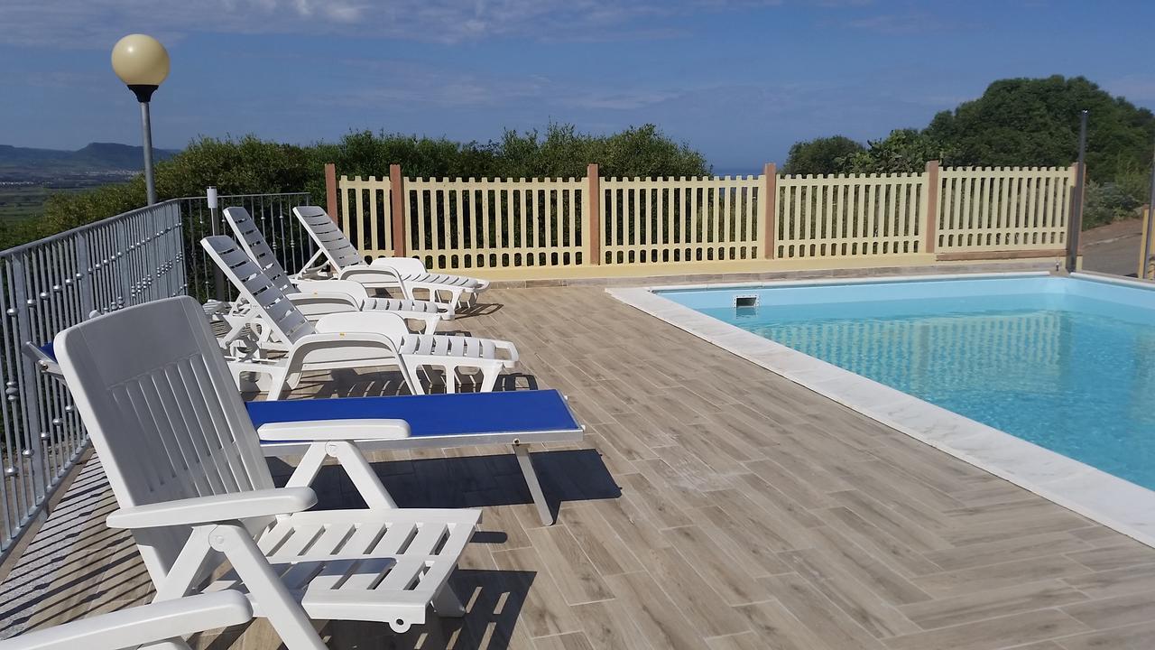 Casa Vacanze "La Caldosa" Badesi Extérieur photo
