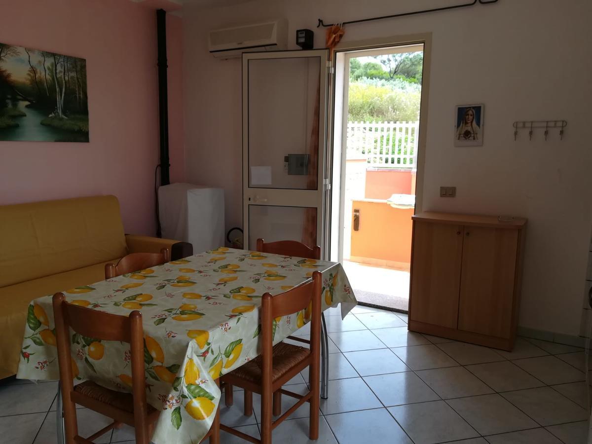 Casa Vacanze "La Caldosa" Badesi Extérieur photo
