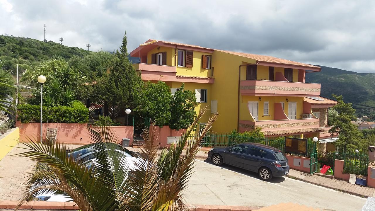 Casa Vacanze "La Caldosa" Badesi Extérieur photo