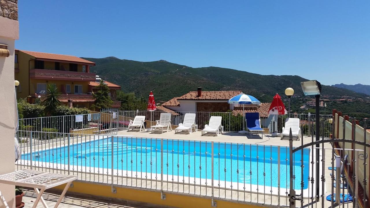 Casa Vacanze "La Caldosa" Badesi Extérieur photo